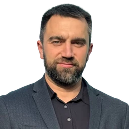 Дмитрий Якушев